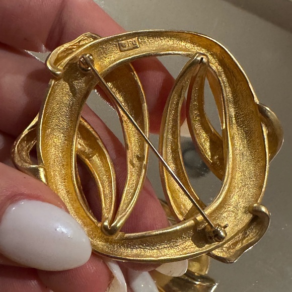 Vintage Fernando Originals gold tone abstract wreath brooch pin - Picture 11 of 13